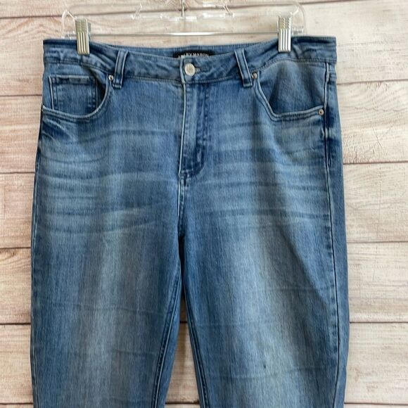 ASHLEY MASON PREMIUM JEANS WITH EMBROIDERED FLARE LEGS - Picture 2 of 9